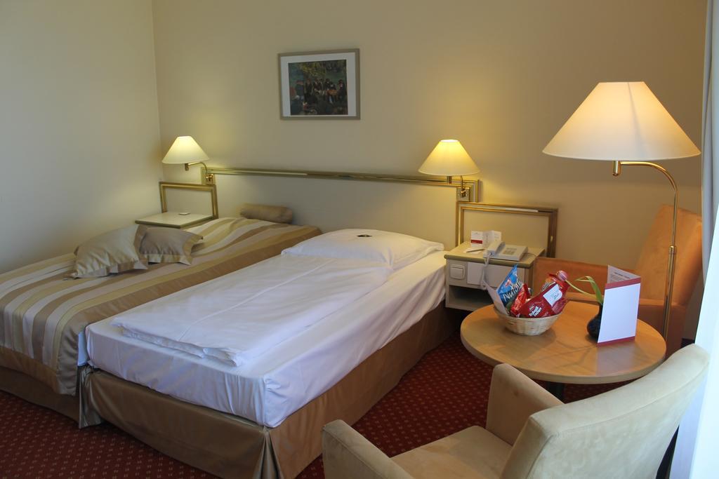 Panoramahotel Waldenburg Вальденбург Экстерьер фото